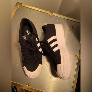 Adidas Sneakers